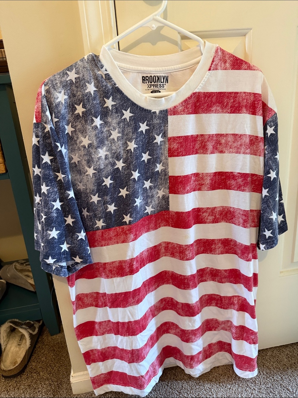 Brooklyn Xpress Men's American Flag Graphic Tee - Red, White & Blue
